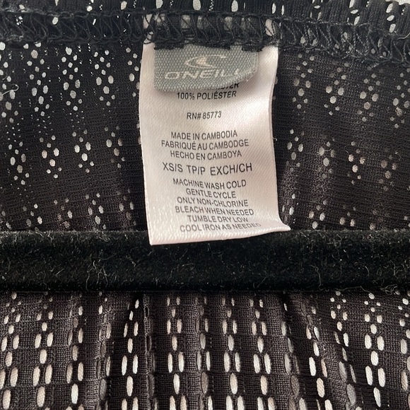 O’Neill black cover up - Picture 2 of 2